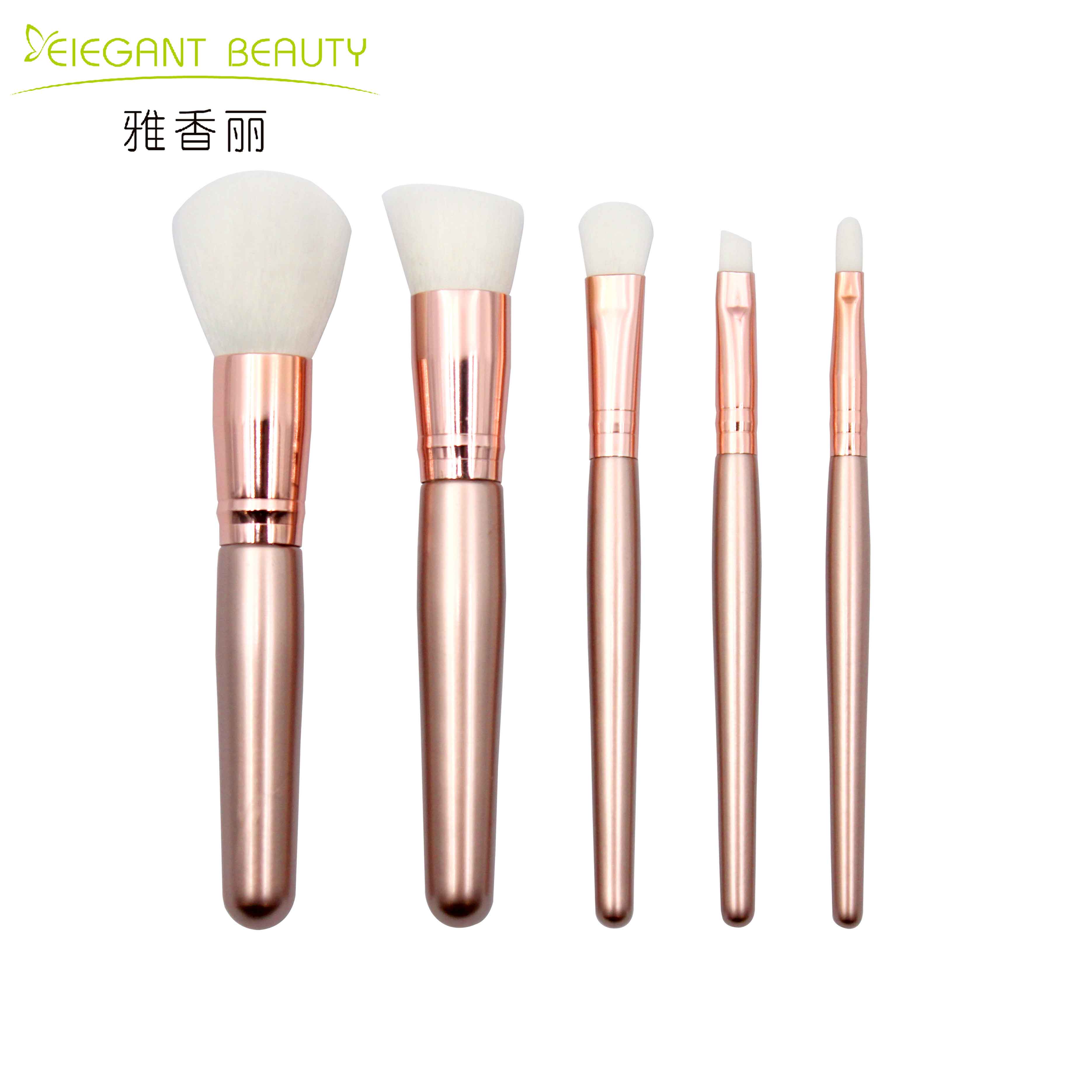 化妝刷套裝與不同妝容風(fēng)格：從清新到濃郁